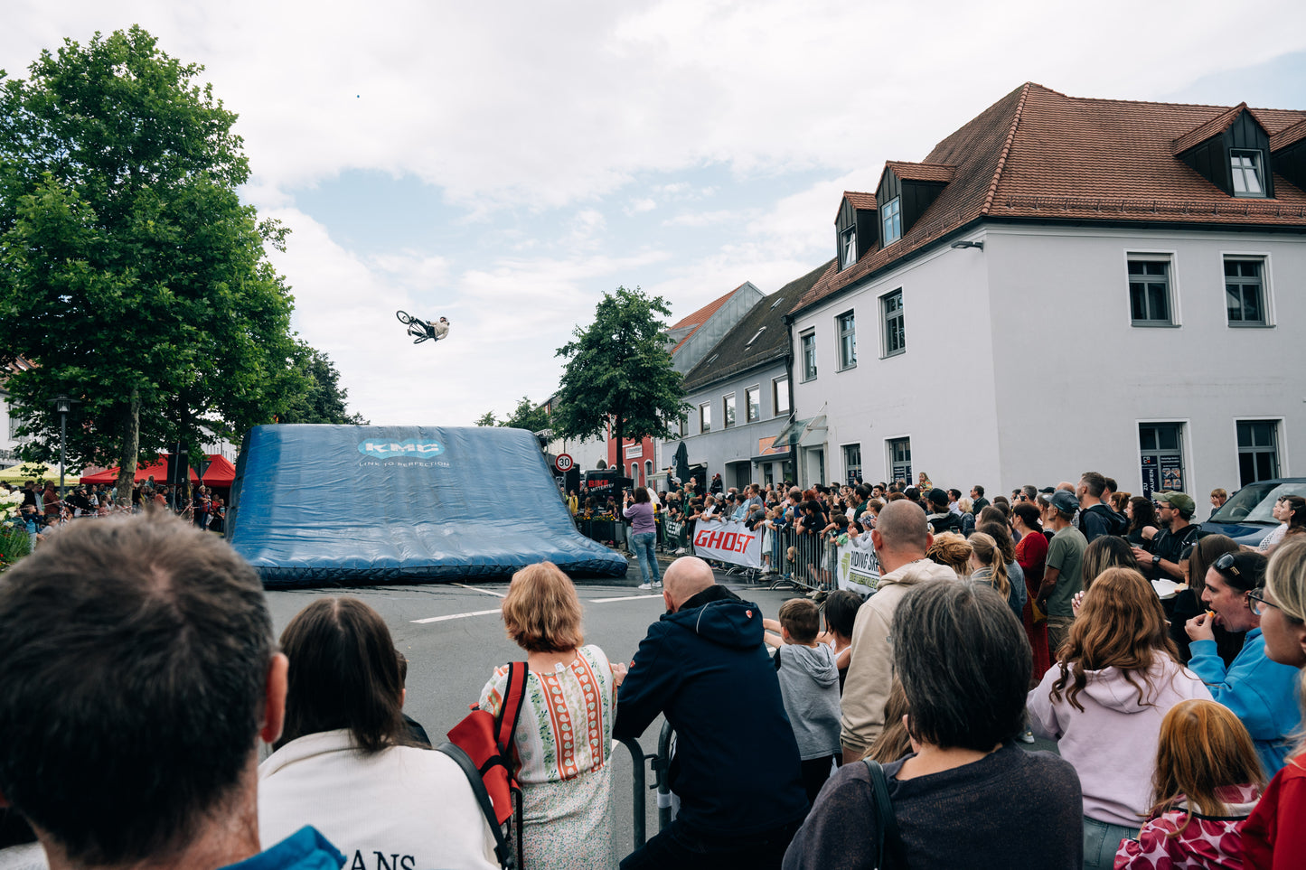 RIDING SKILLS BIKE STUNT SHOW